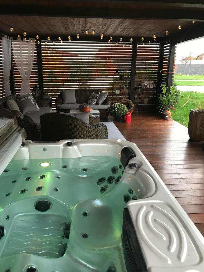 Orchardhouse Farmhouse, Wellness Chrast  Εξωτερικό φωτογραφία