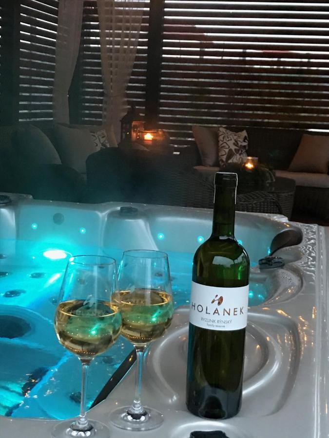 Orchardhouse Farmhouse, Wellness Chrast  Εξωτερικό φωτογραφία